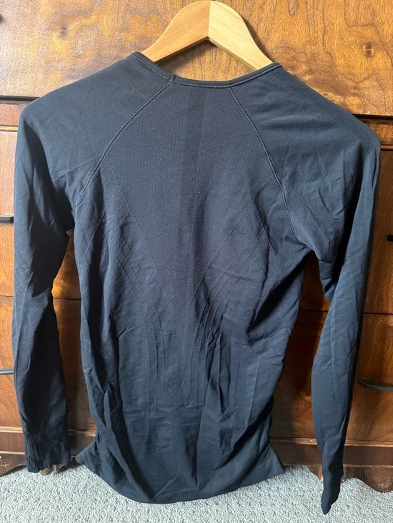 Athleta long sleeve activewear top - Picture 2 of 4